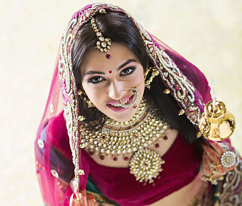 Pinterest pawank90  Bridal hair inspiration Indian wedding hairstyles Bridal  hair and makeup