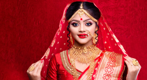 Get the Best Glow on your Special Day with our Bridal Makeup